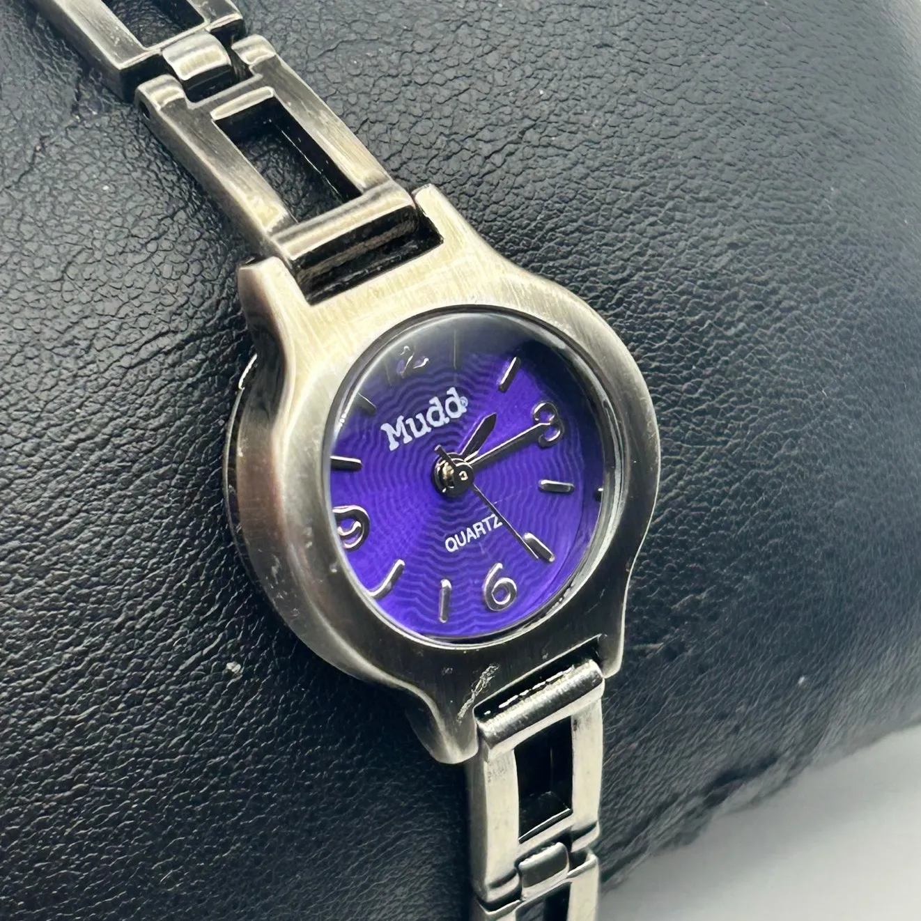 Mudd Metallic Gray Stainless Steel Women’s Watch Working New Battery - Image 2