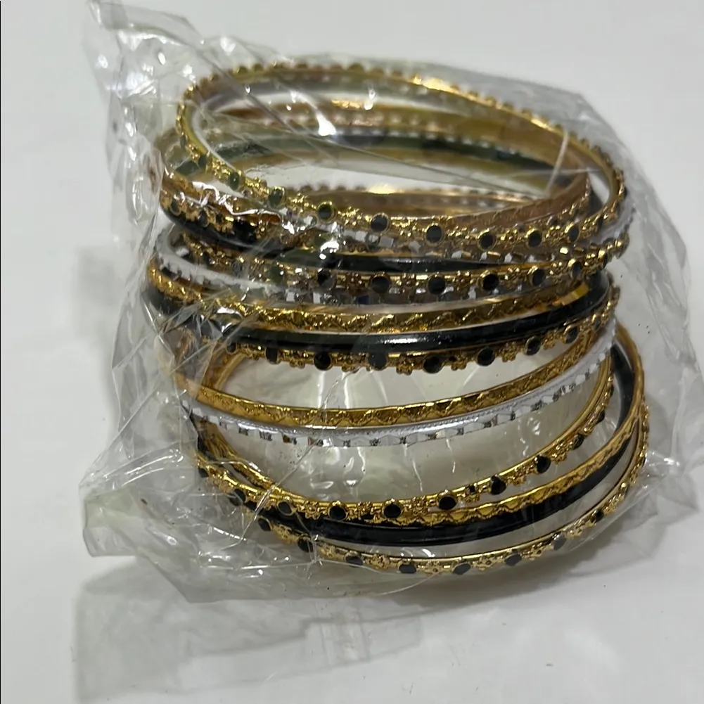 Elegant Gold and Black Bangle Set - Image 12