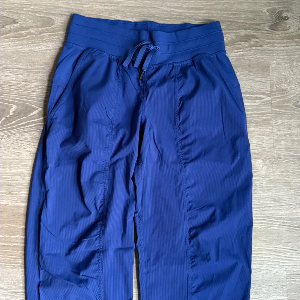 Lululemon Dance Studio Mid-Rise Jogger *Full Length
Psychic 4 - Image 5