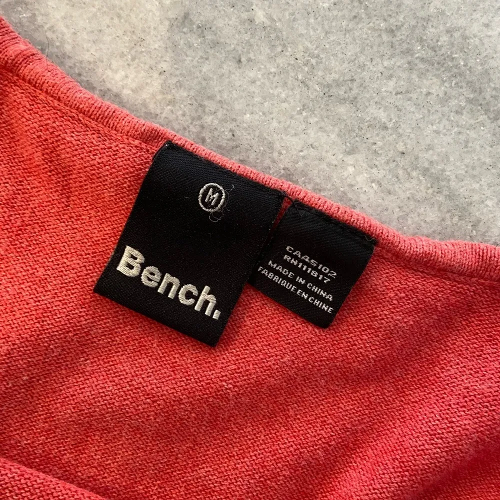 Bench Size M Cotton Red Crew Neck Open Back Long Sleeve Pullover Cotton Sweater - Image 12