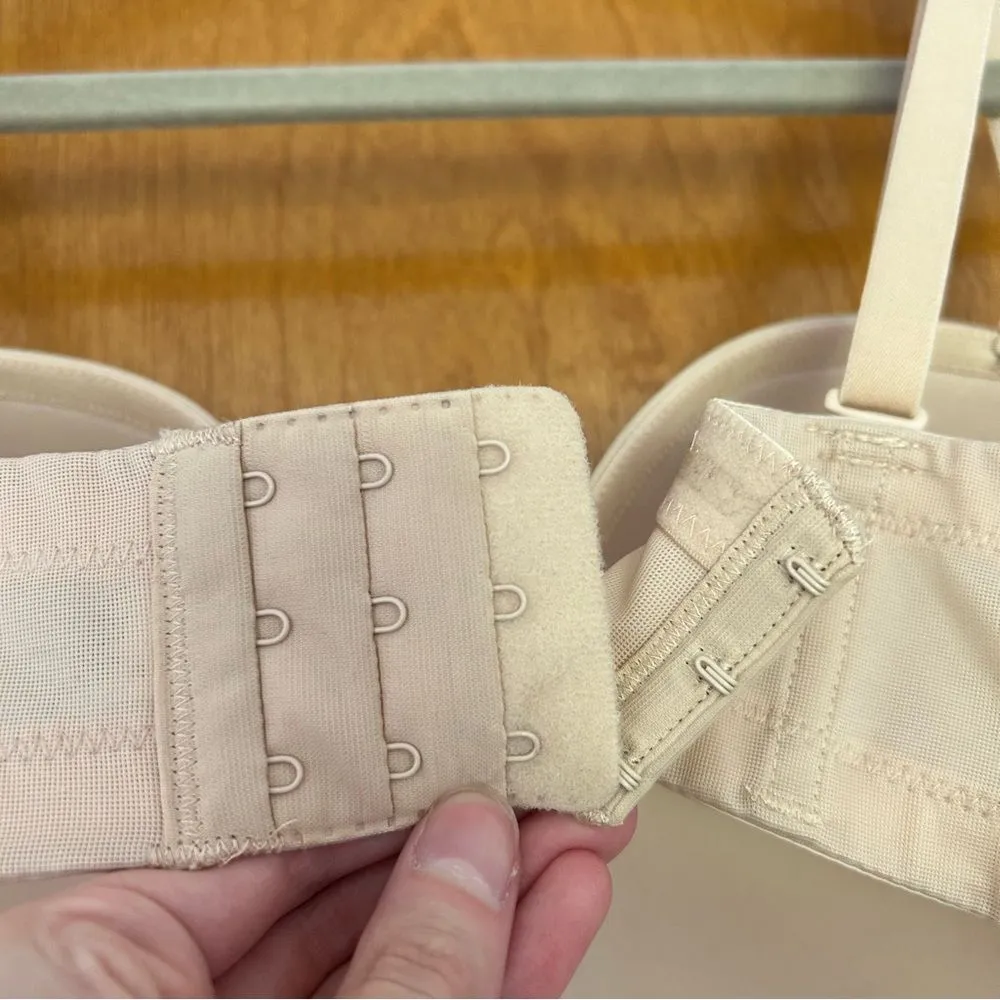 Wacoal Red Carpet Strapless Convertible Underwire Bra Nude Size 42D - Image 5