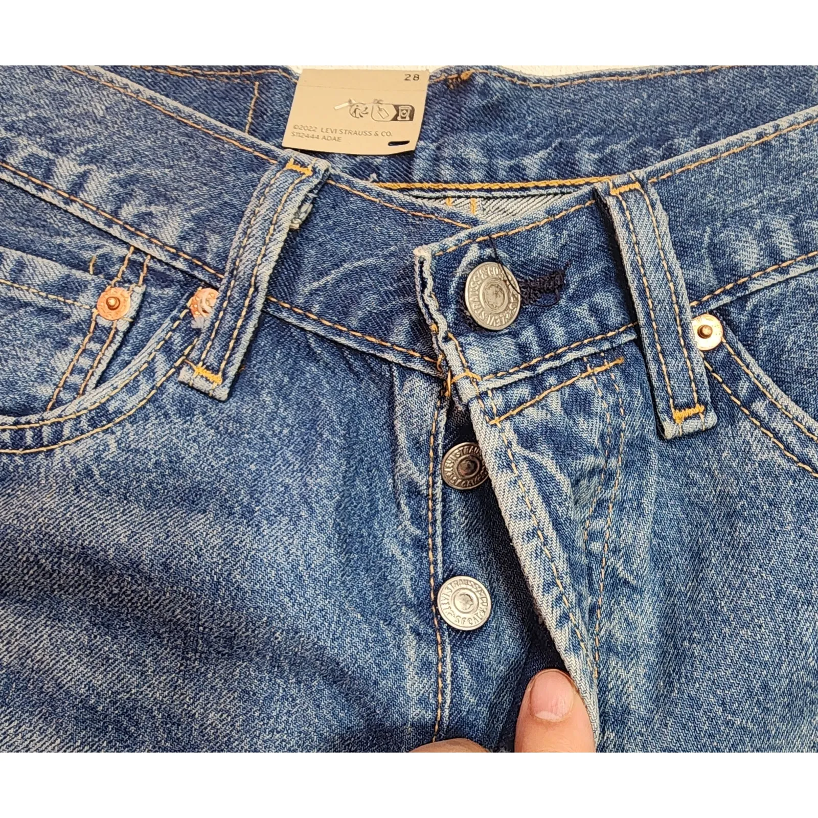 Levi's 501 shorts W28'' button-fly - Image 2