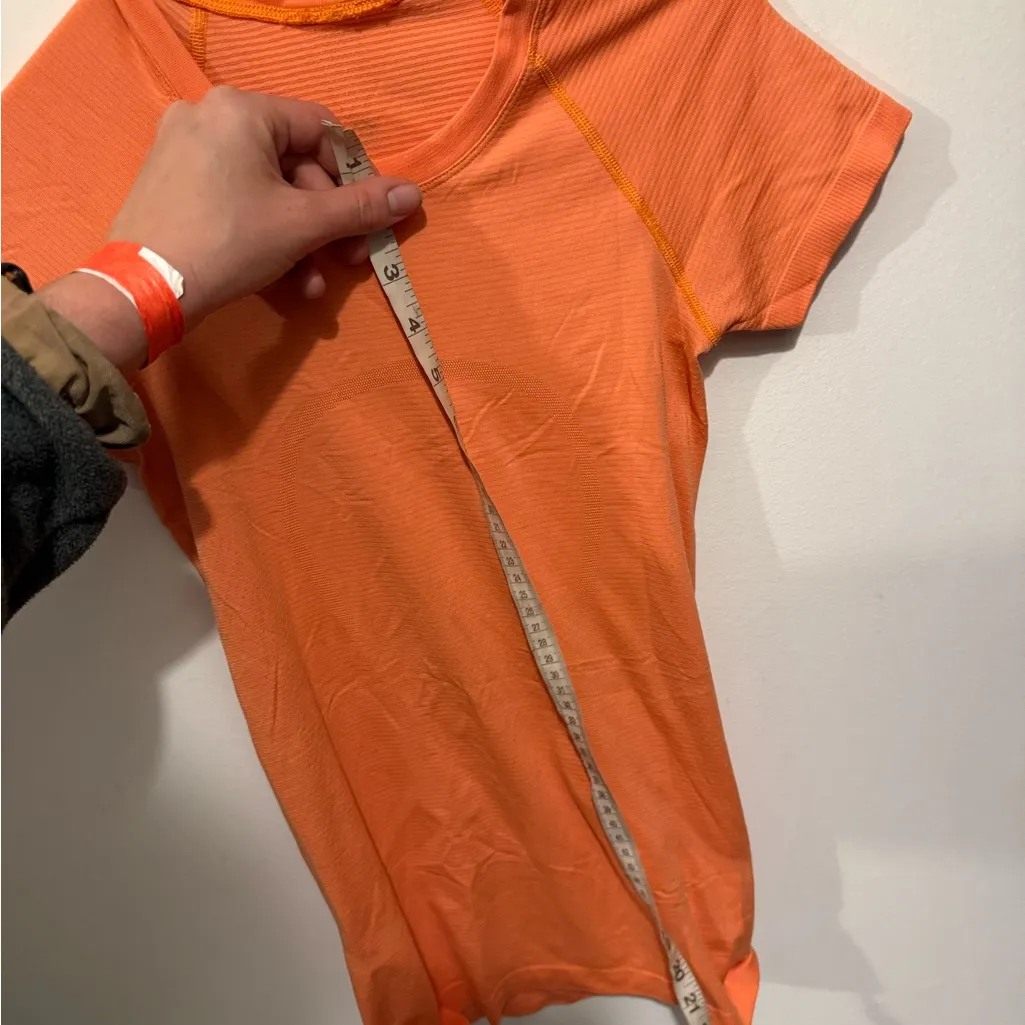 Lululemon top size 2 orange - Image 4