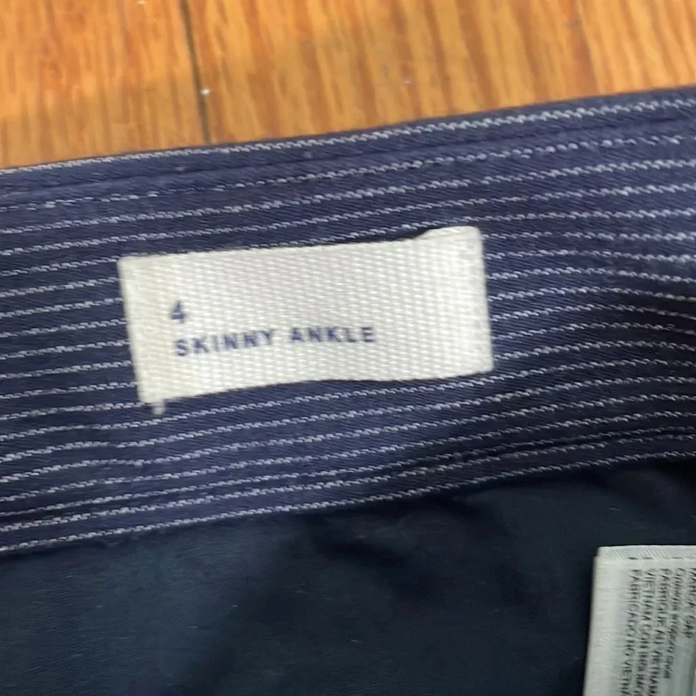 Gap Skinny Ankle Pant navy‎ pinstripe business casual size 4 - Image 4