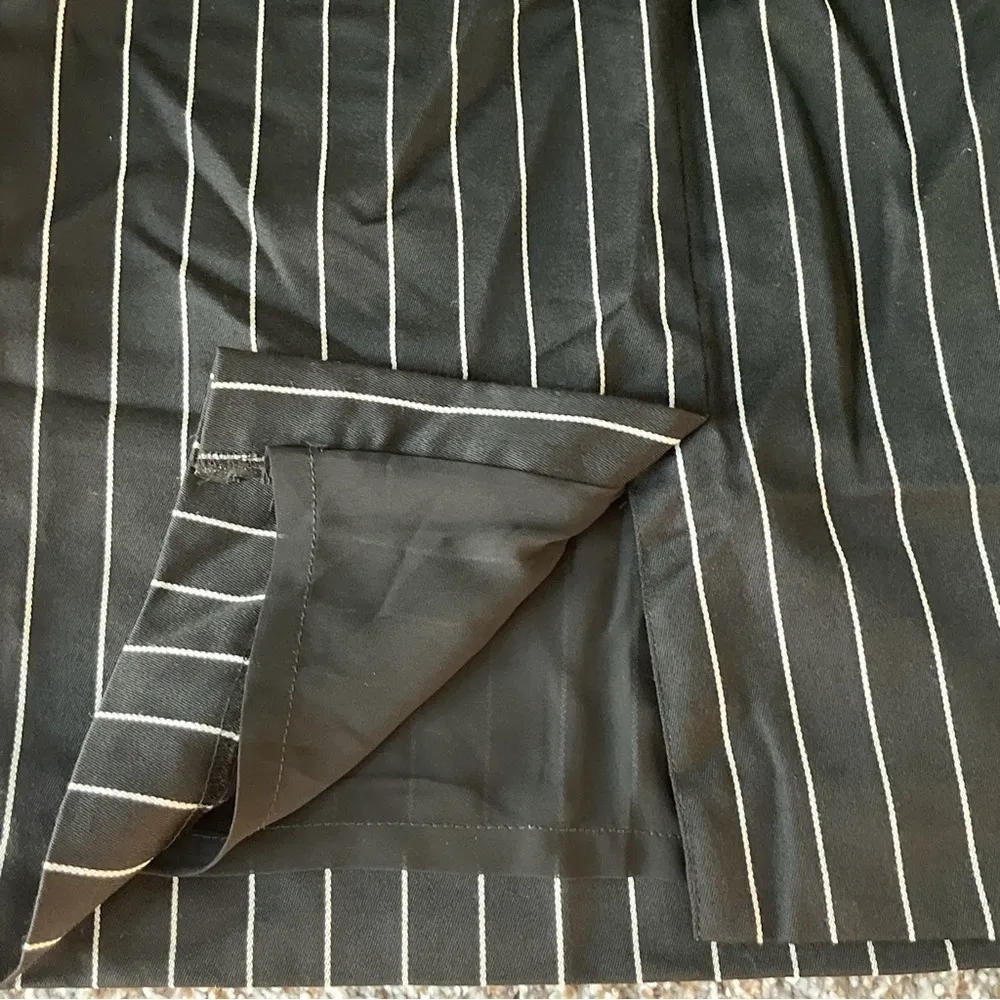 Armani Collezioni Women Pencil Skirt 100% Wool Size 8 Black Pinstripe Italy Made - Image 3