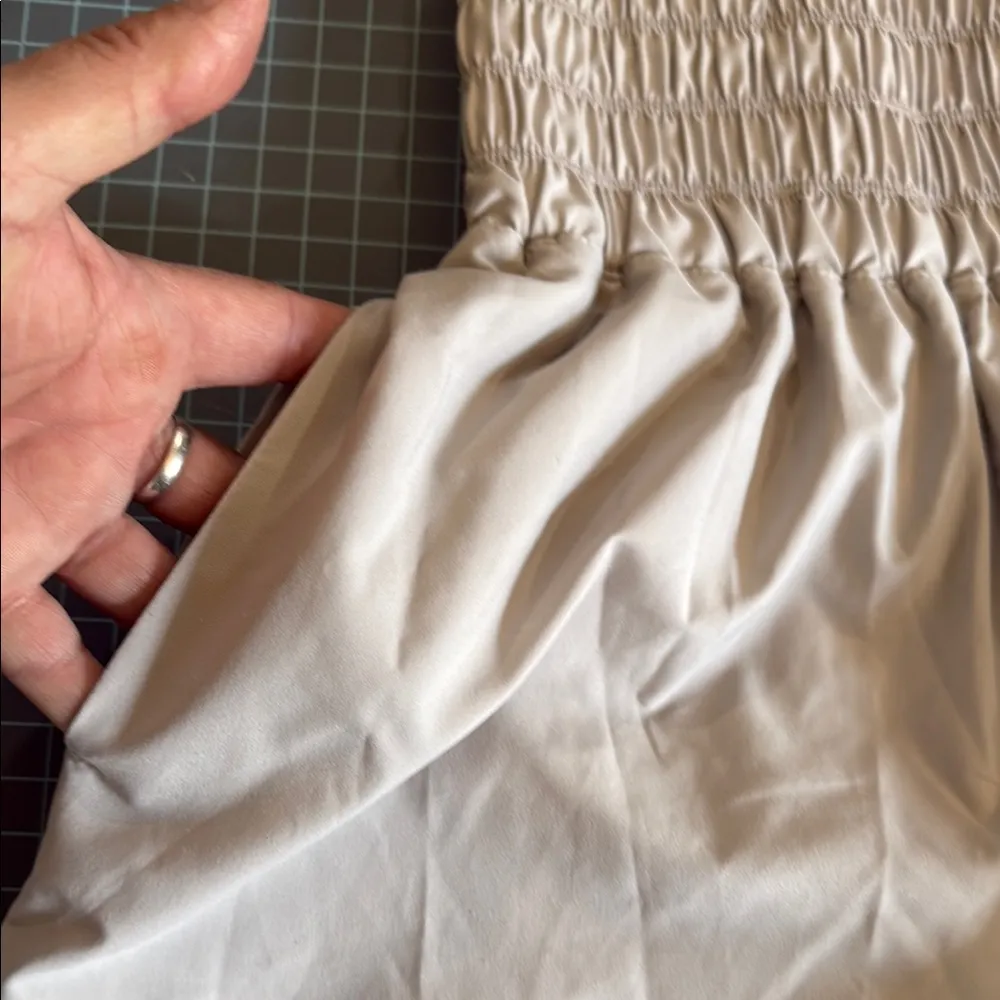 Nike High Waist Cream Shorts - Image 6