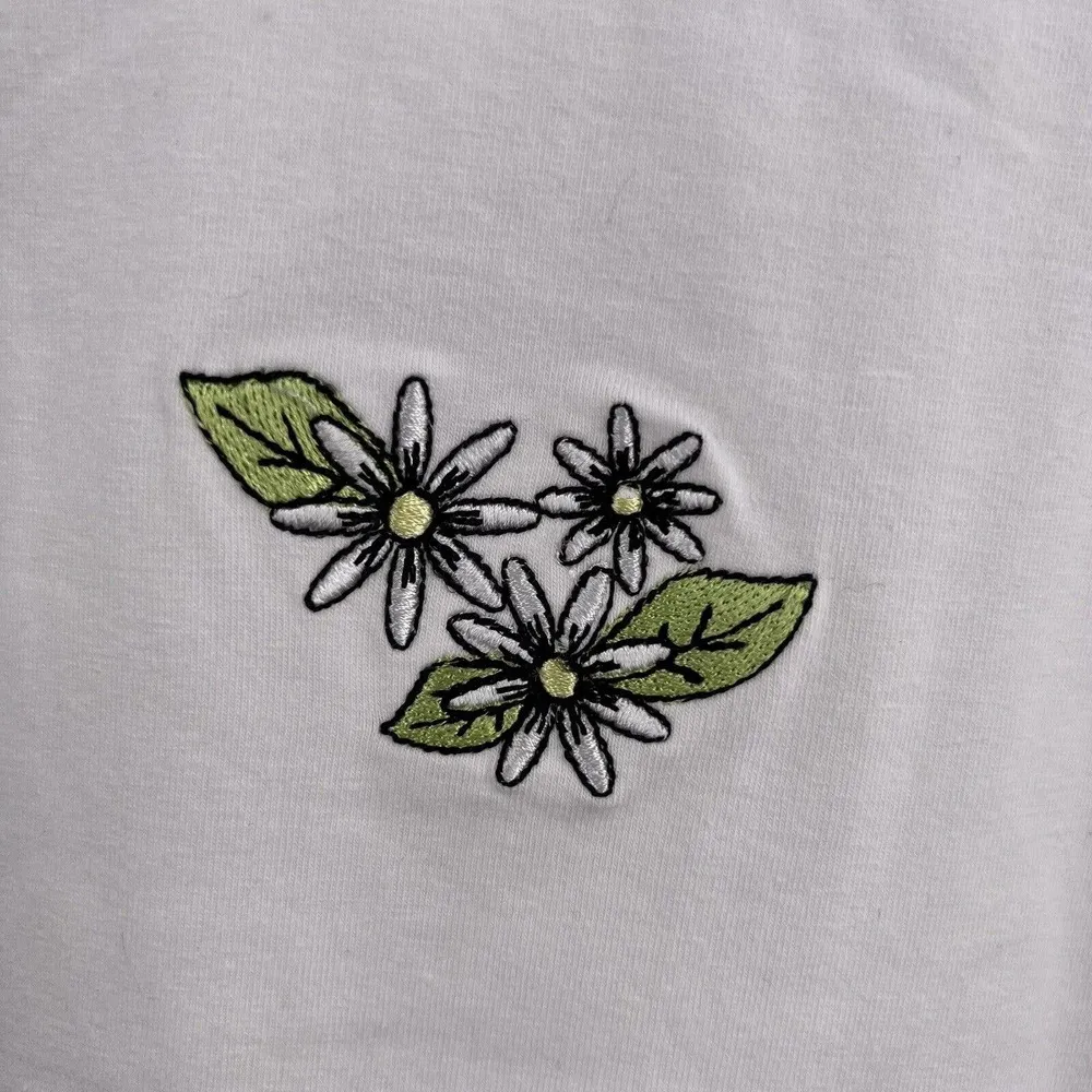 Daisy Street White Tee Floral Patch Size Small New - Image 23
