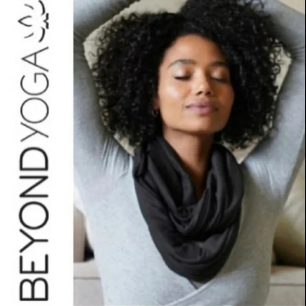 Beyond Yoga NWT  Black Infinity Scarf With Hidden Pocket - Image 3