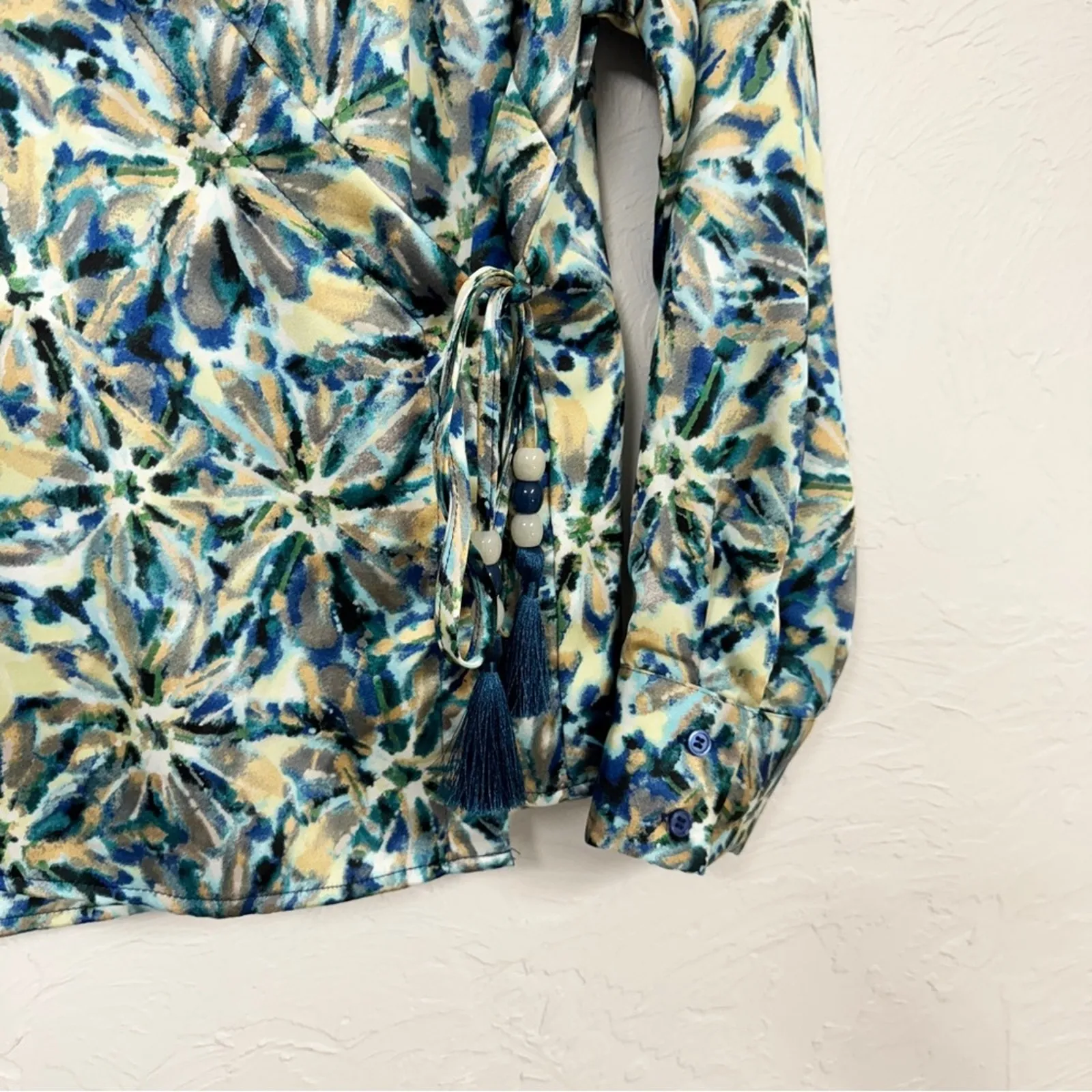 Bailey 44 Green Blue Starburst Print Wrap Blouse Women’s L Luxury Satin Shirt - Image 4