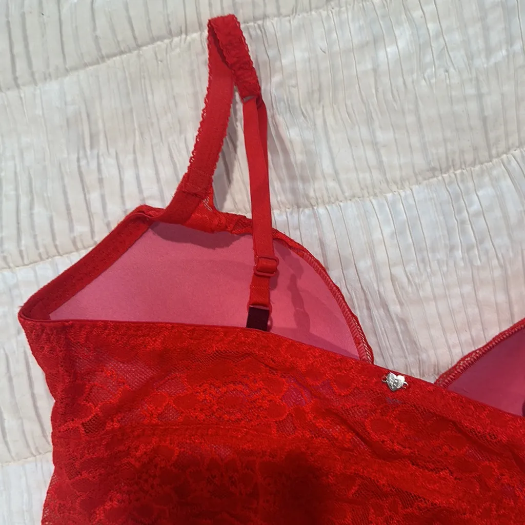 MOVING SALE-VS PINK Red Lace Wired Bra - Image 6