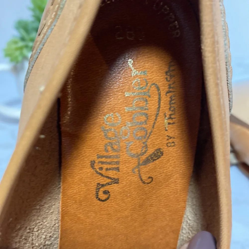 Village Cobbler tan leather shoes Size 8 - Image 8