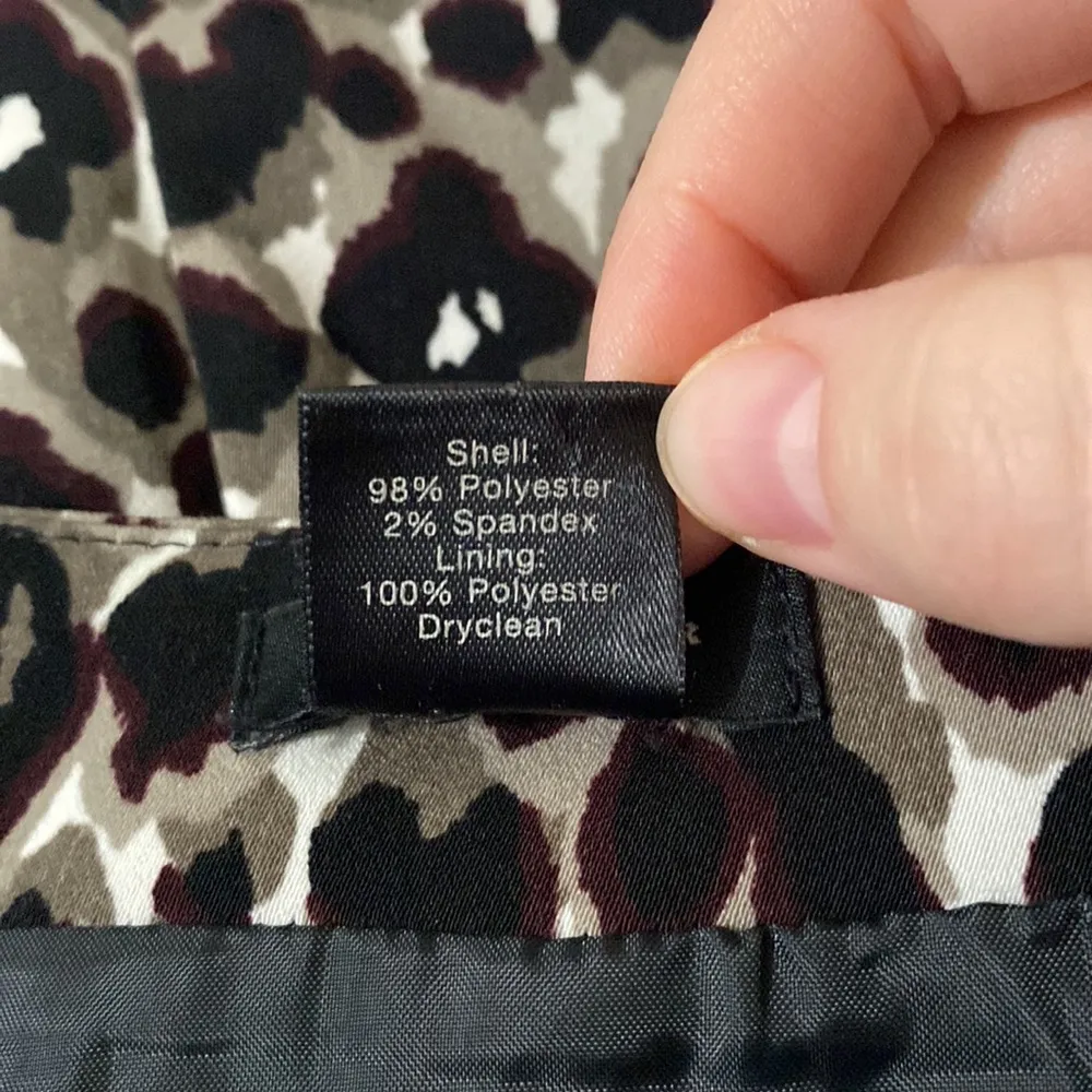 Ann Taylor Factory leopard print pencil skirt size 8 Black - Image 8