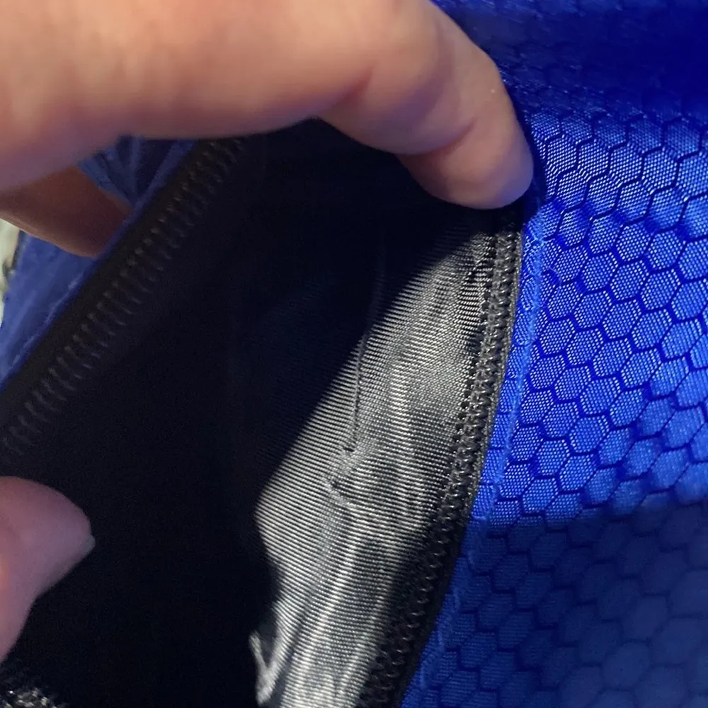 NWOT Crossbody back pack​​ Blue - Image 5