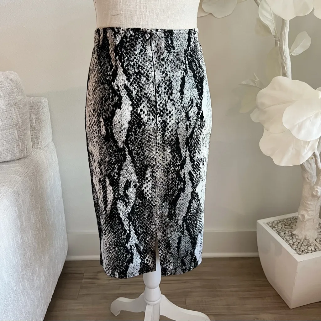 St. John Black and White Raja Snakeprint Pencil Skirt - Image 3