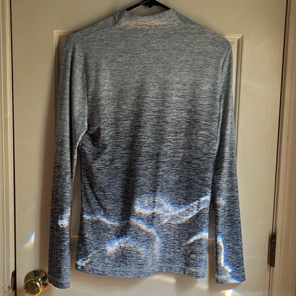 Tek long sleeve women’s heat series blue gray  ombré medium. GUC. - Image 3