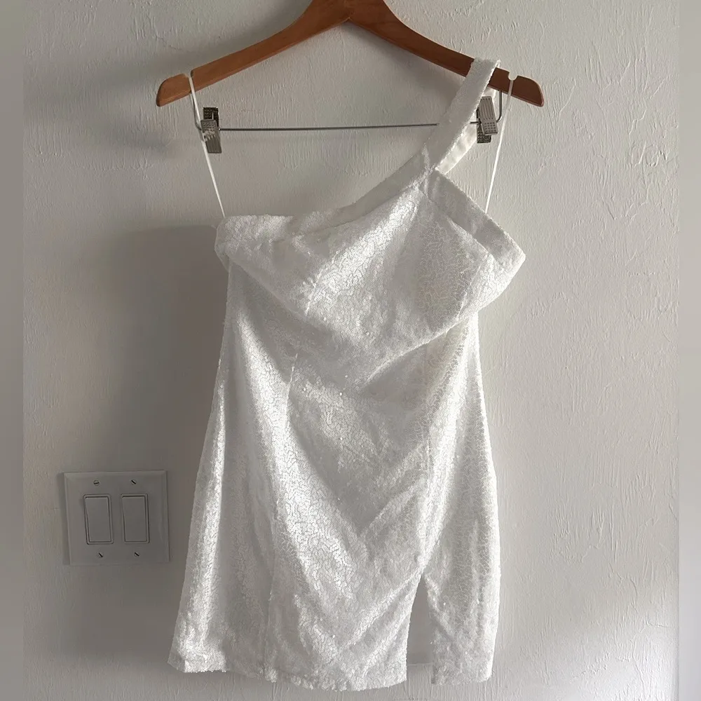 superdown  Cicely White Sequin Mini Dress Sz S - Image 6
