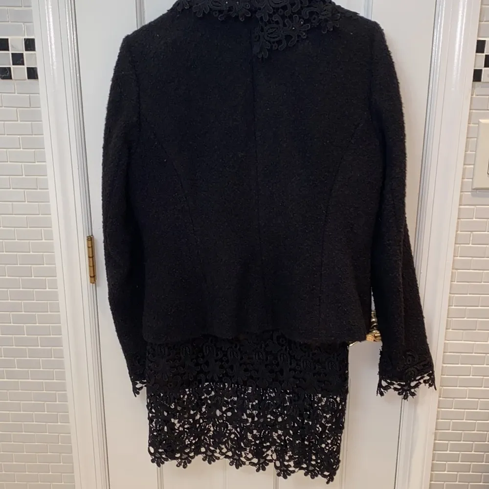 Bloomingdale’s Black wool teddy jacket and lace skirt suit. MIDI length. Size 10 - Image 7