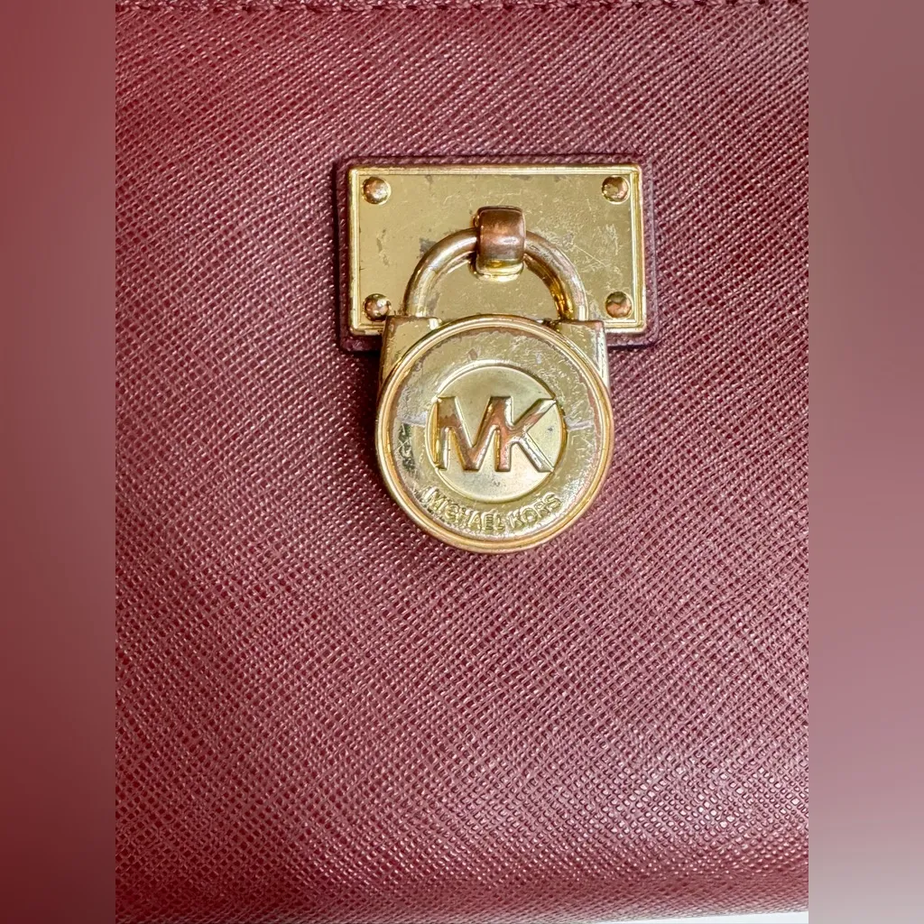 Michael Kors Hamilton Traveler Lg Zip Around Wallet Saffiano Leather Plum w Gold - Image 6