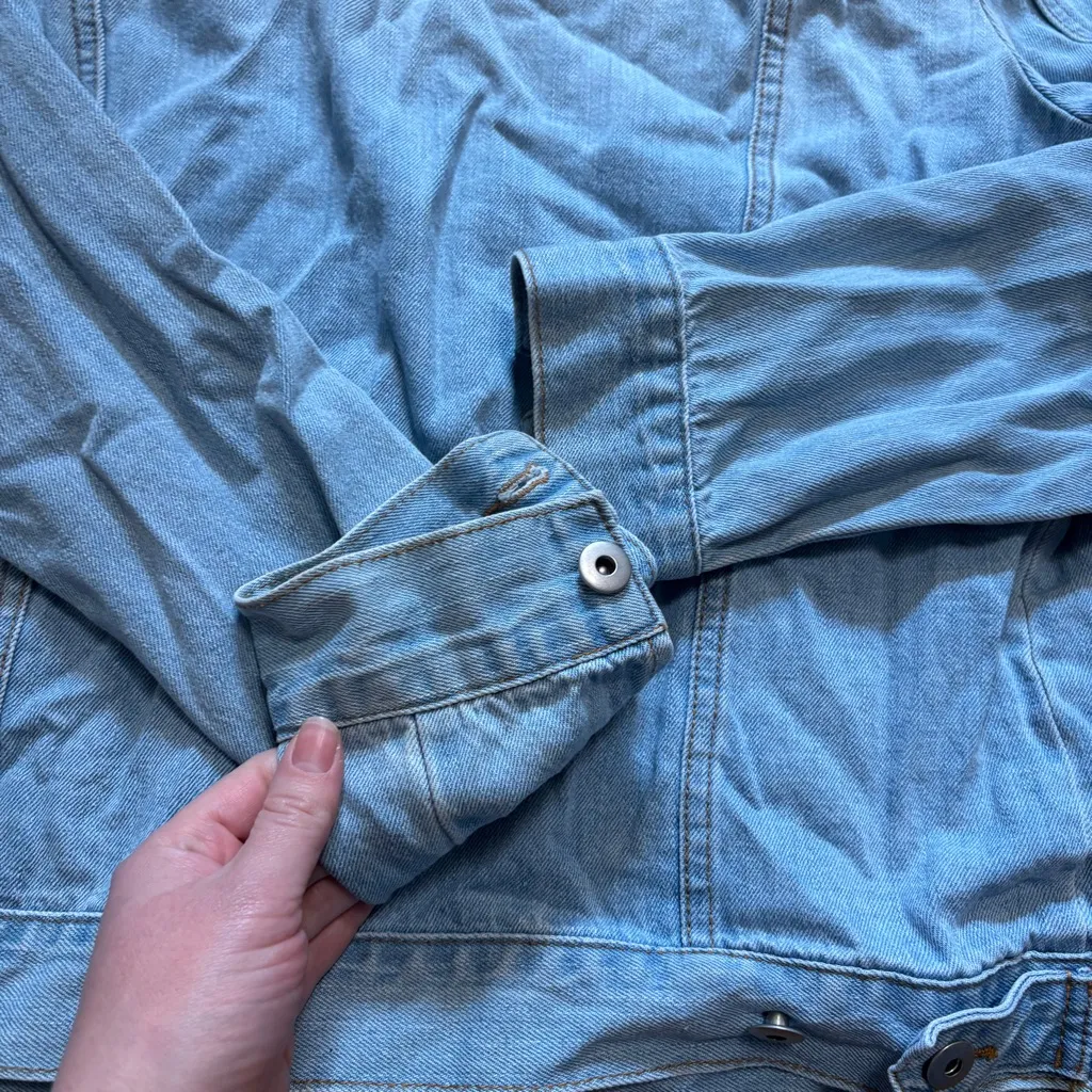 Jean Denim Jacket Y2K Wolf Patch Light Blue WashGrunge Punk Classic Basic Sz M/L Size M - Image 10