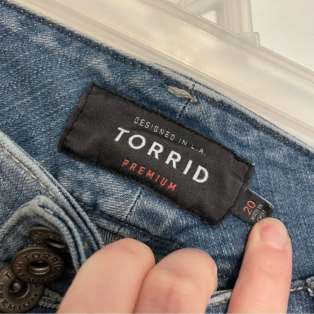 TORRID Plus Size Crop Jegging Premium Stretch Light Wash Ripped Cropped Ankle 20 - Image 5