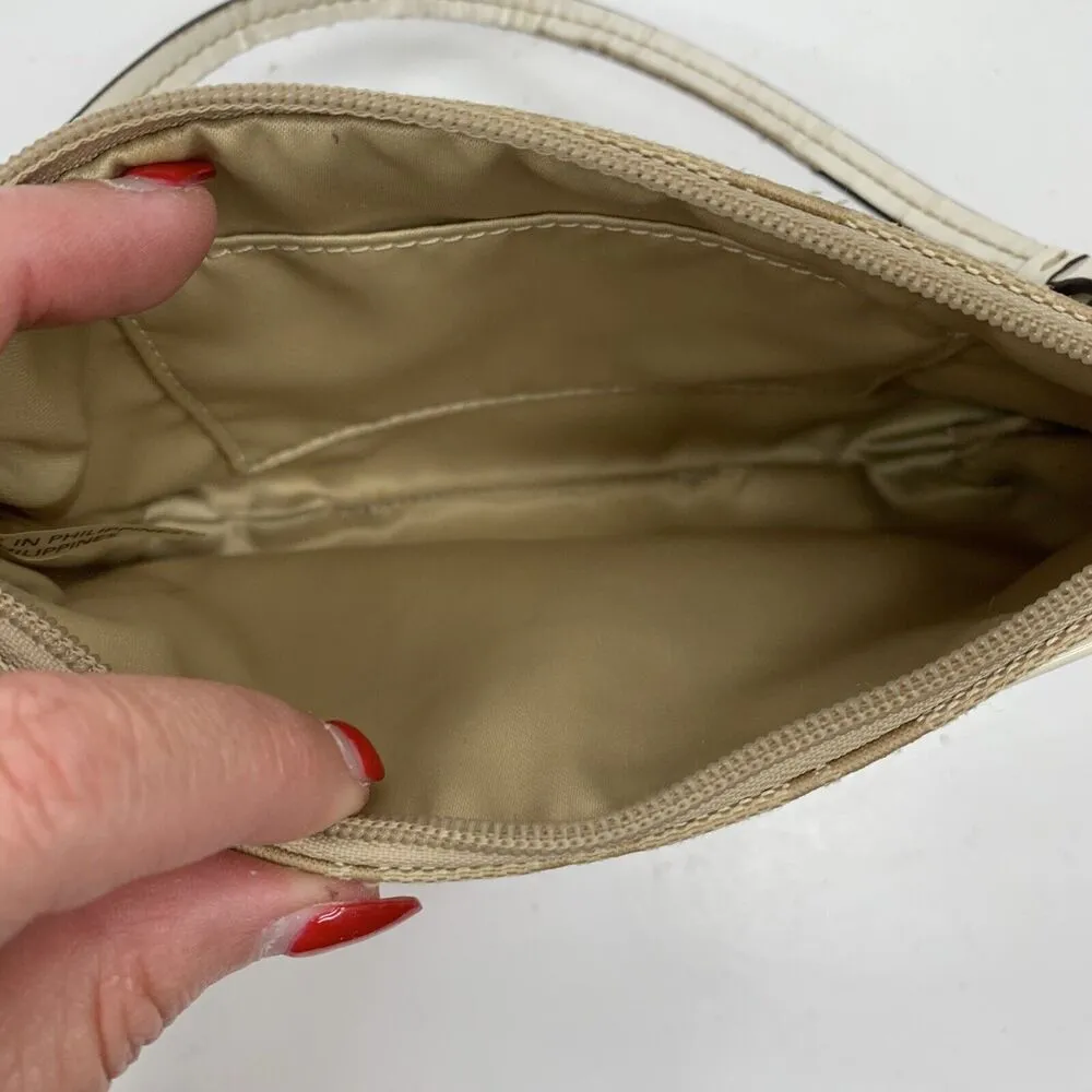 Coach Wristlet Wallet Signature C Tan Beige White Trim Zippy Includes Fob - Image 6