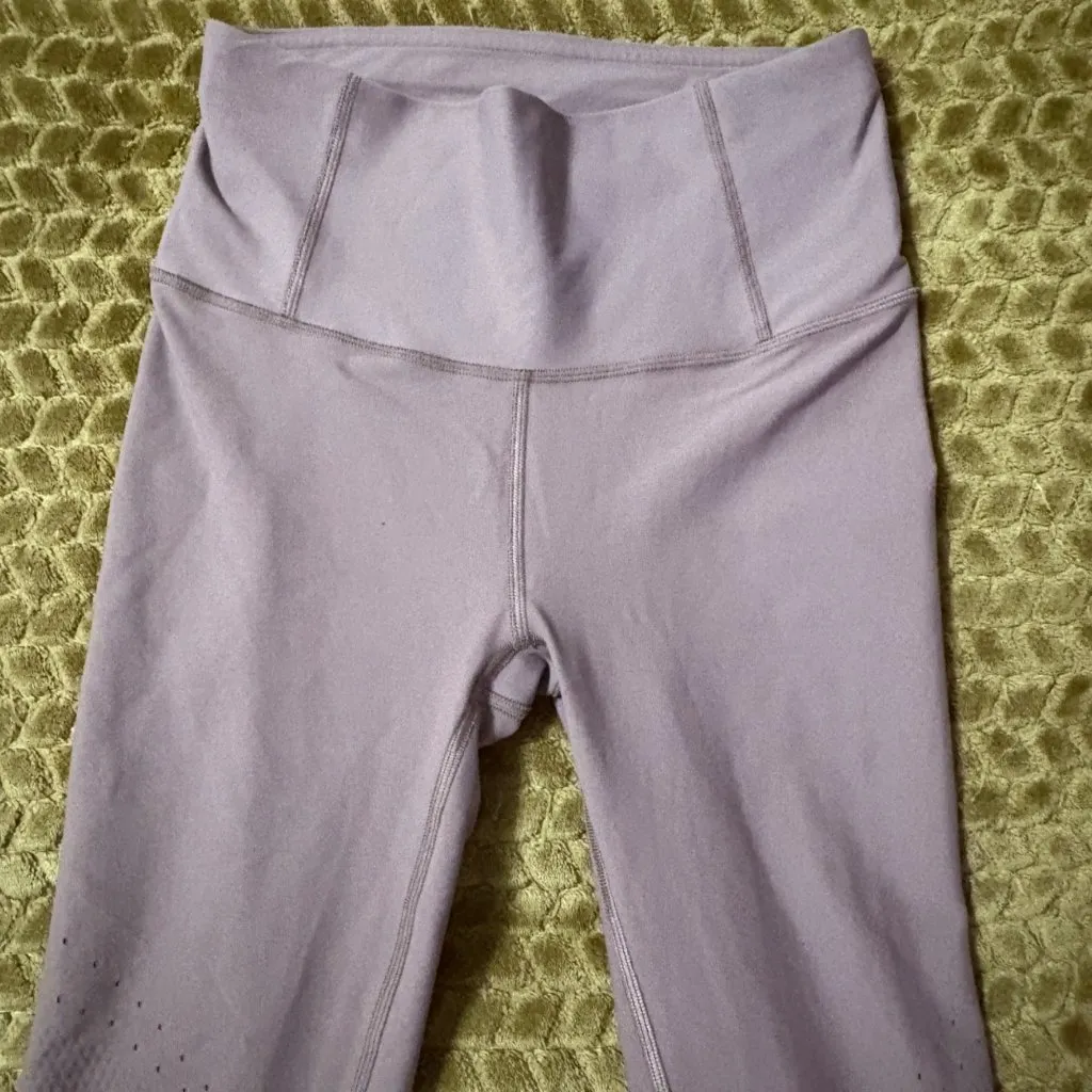 Lululemon In Focus Run Tight Mulberry SenseKnit™ High Rise Laser-Cut Leggings 6 - Image 3