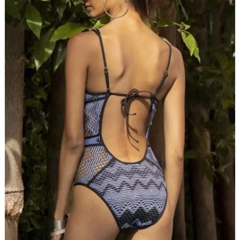 New BECCA Black Sky Colorplay Show & Tell Reveal Lace One-Piece Swimsuit Size XS - Image 2