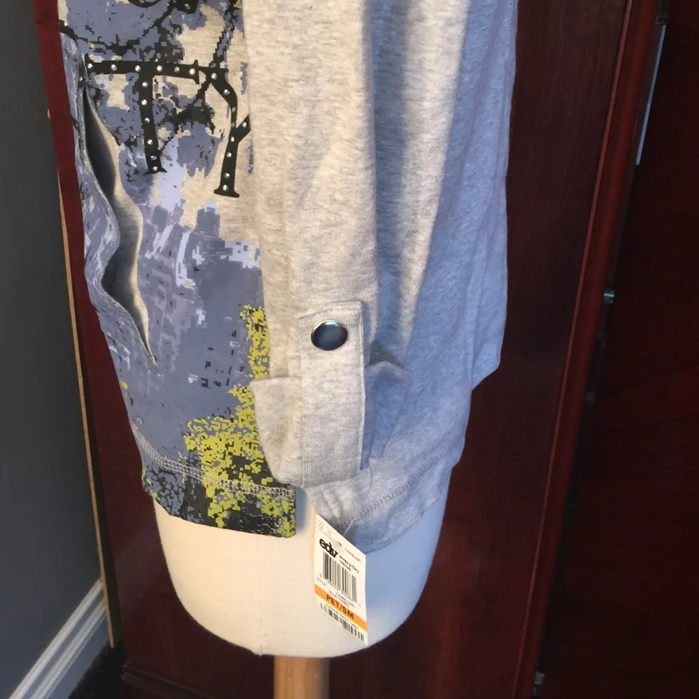 Style & Co Gray Hooded  Graphic Top - Image 4