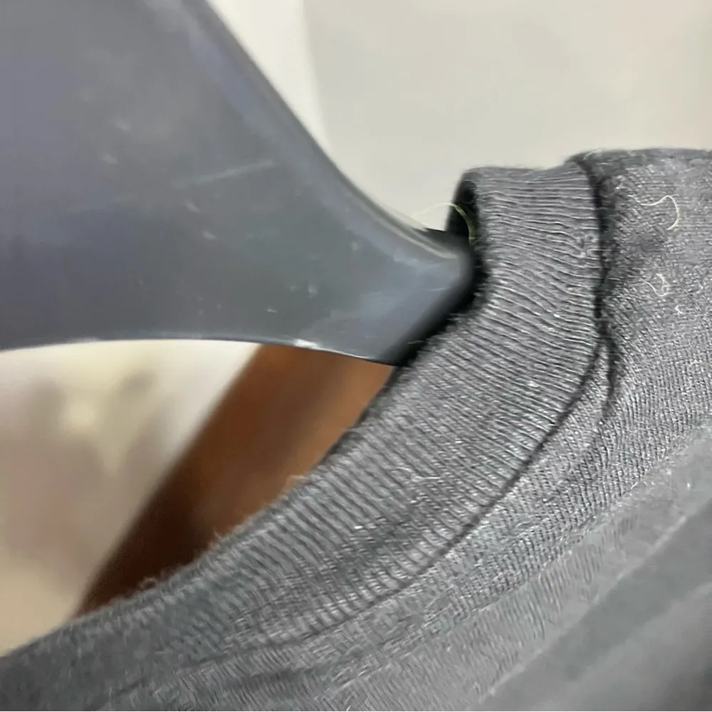 Levi’s t-shirt black mountain logo size XS‎ - Image 5