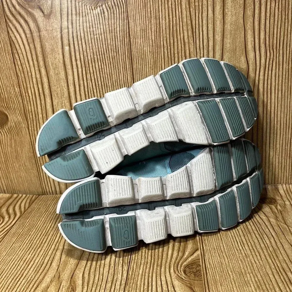 On Cloud Engineering Cloud Tec Running Shoes Sneakers
Women’s 8 Green - Image 3