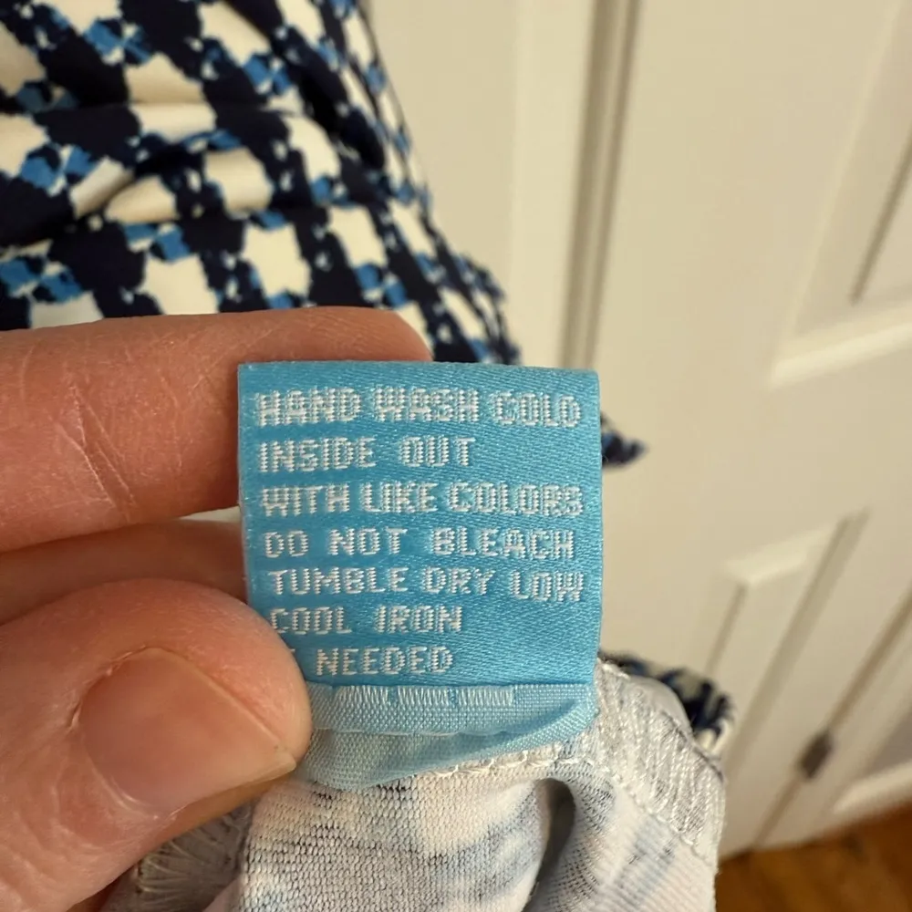 J.MCLAUGHLIN Abstract Plaid Gingham Printed Catalina Cloth V Neck Pleated Dress - Image 3