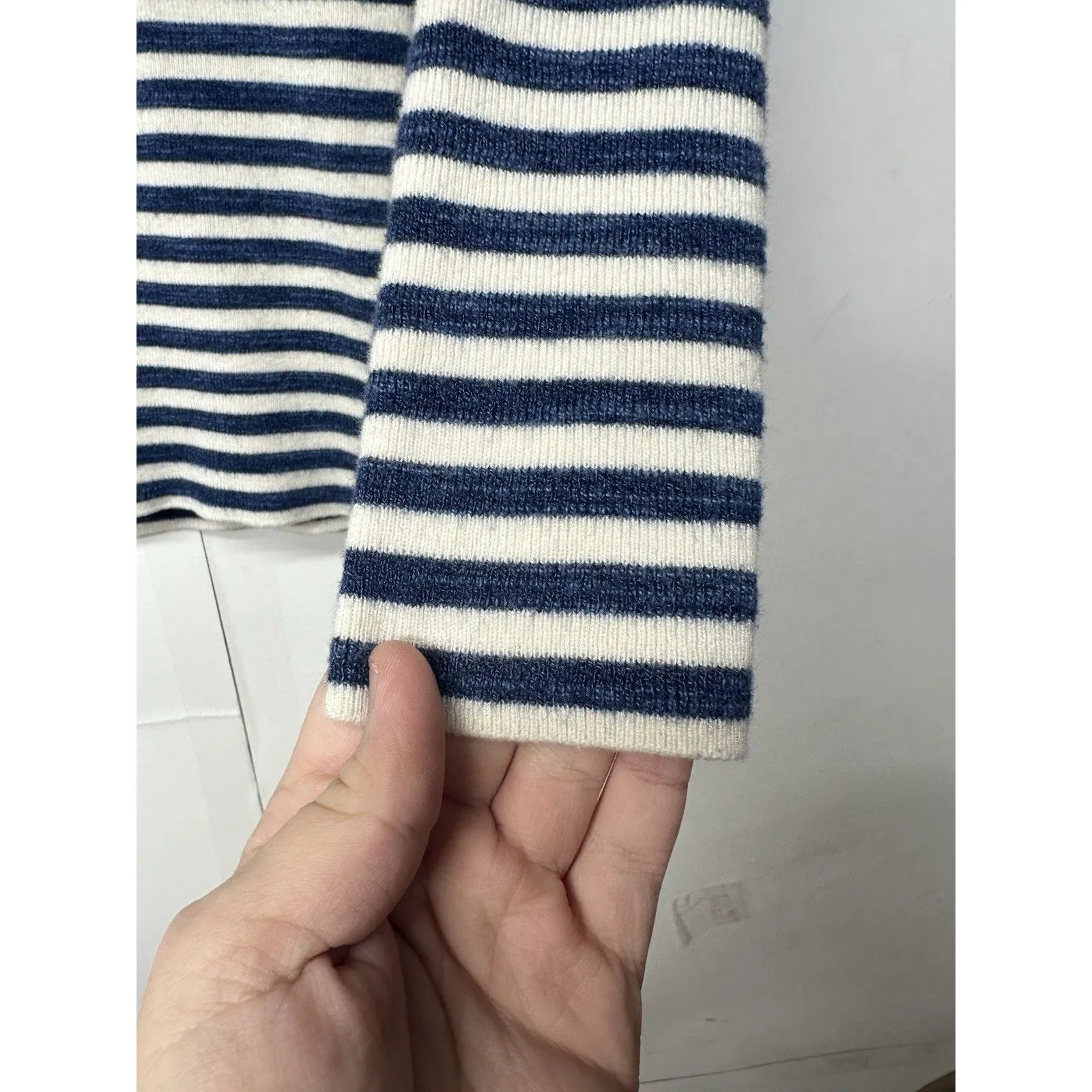 Banana Republic Women’s Size S Navy White Striped V-Neck Knit Sweater - Image 9