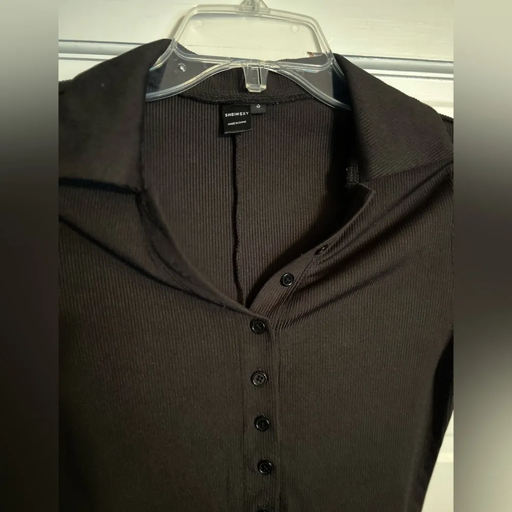 Black collared shorts romper - Image 3