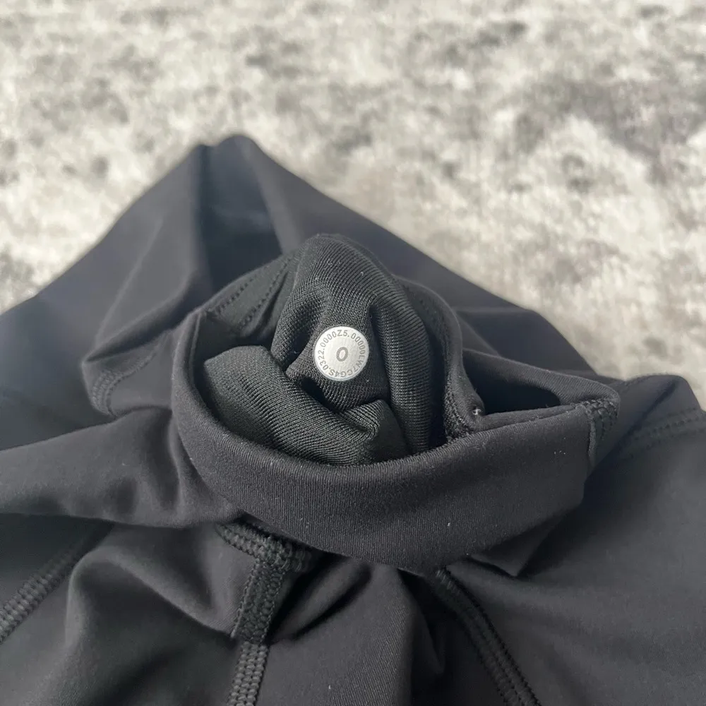 Lululemon Wunder Train High-Rise Short with Pockets 8" - Image 4