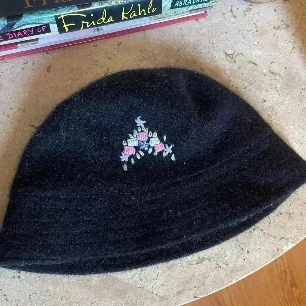 Cloche bucket hat - Image 2