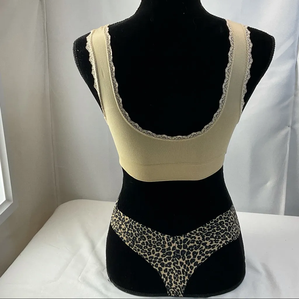 Victoria Secret Most comfortable bra with duo side hooks compression. - Image 6