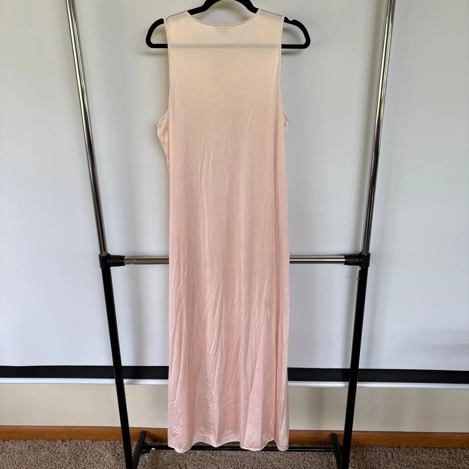 Vintage Peach Silky Slip Dress Vanity Fair Sleeveless Dainty Floral Flowy Medium - Image 3