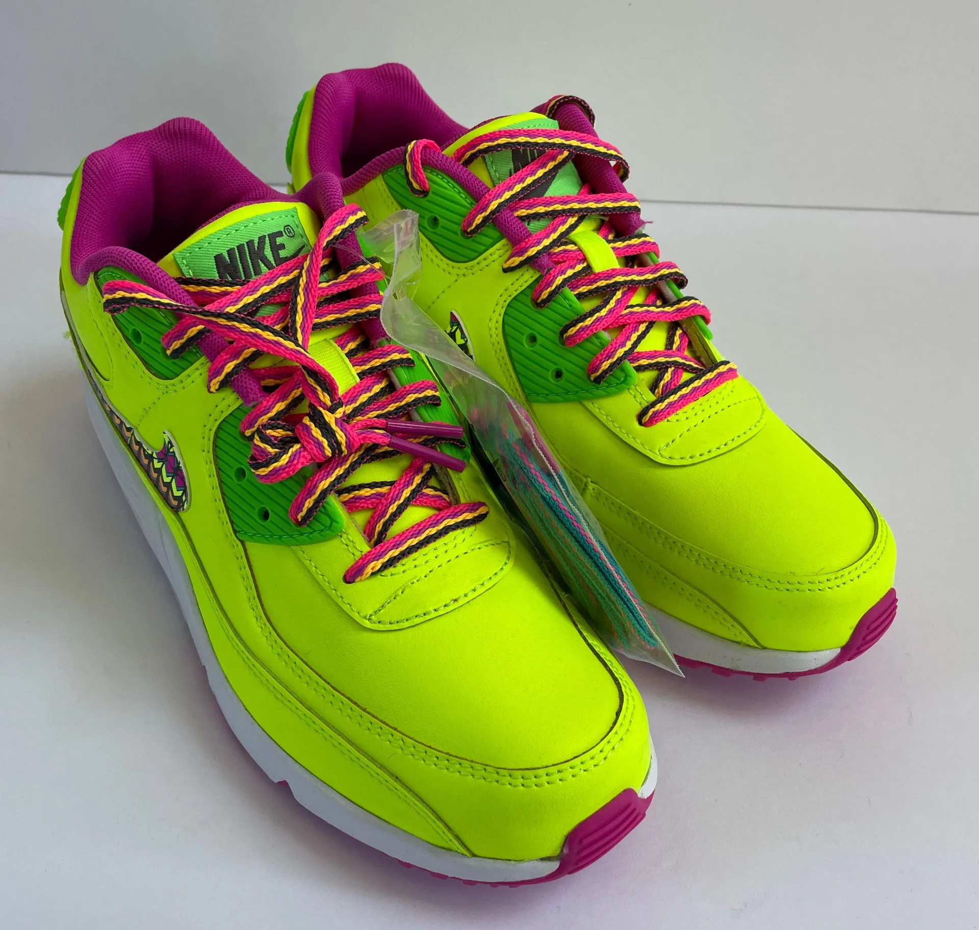 Air Max 1 Shoes - Image 2