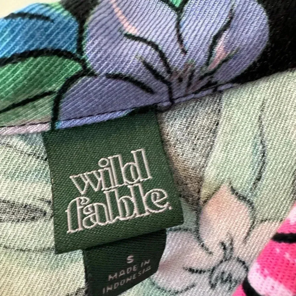Wild Fable Hawaiian Print Button Down Blouse Size Small - Image 3