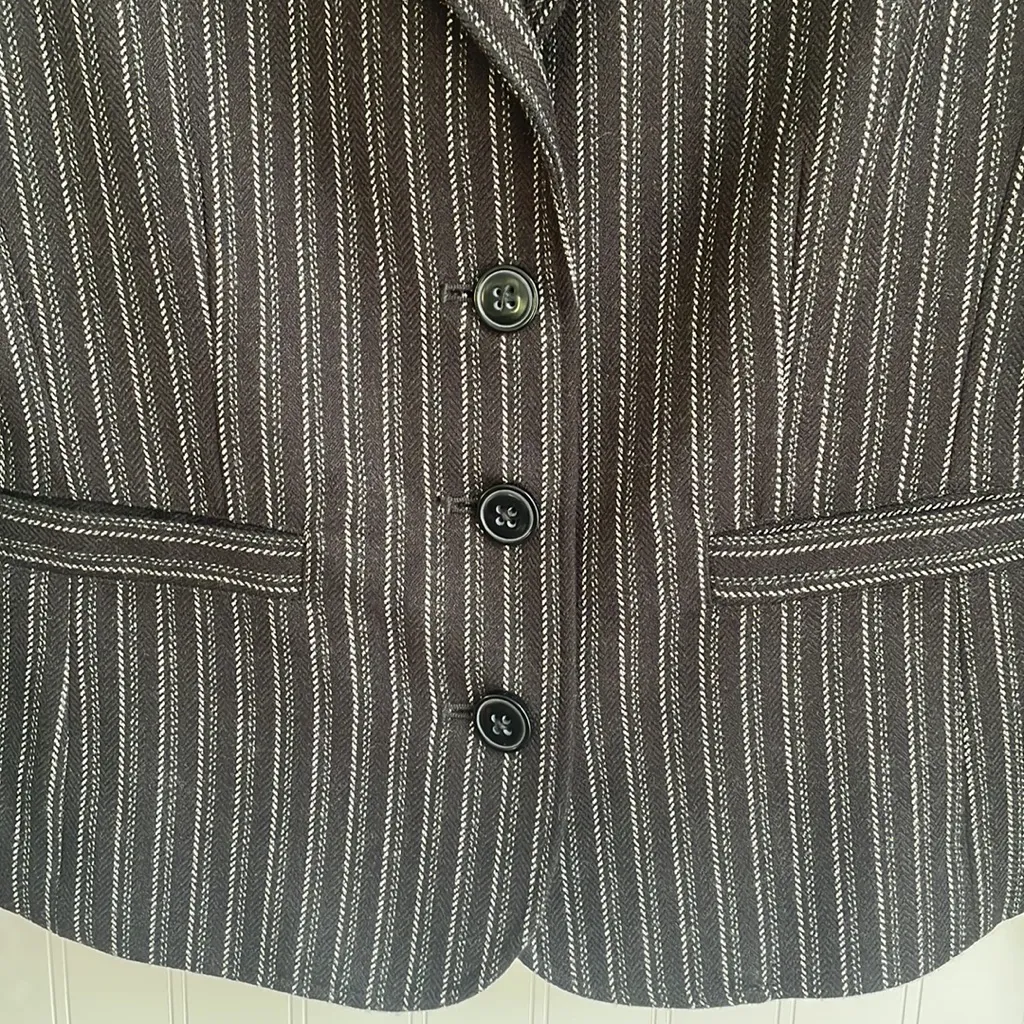 CAbi‎ Pinstripes Tapered Waist Cheetah Lining Career Blazer Women’s Size 6 - Image 4