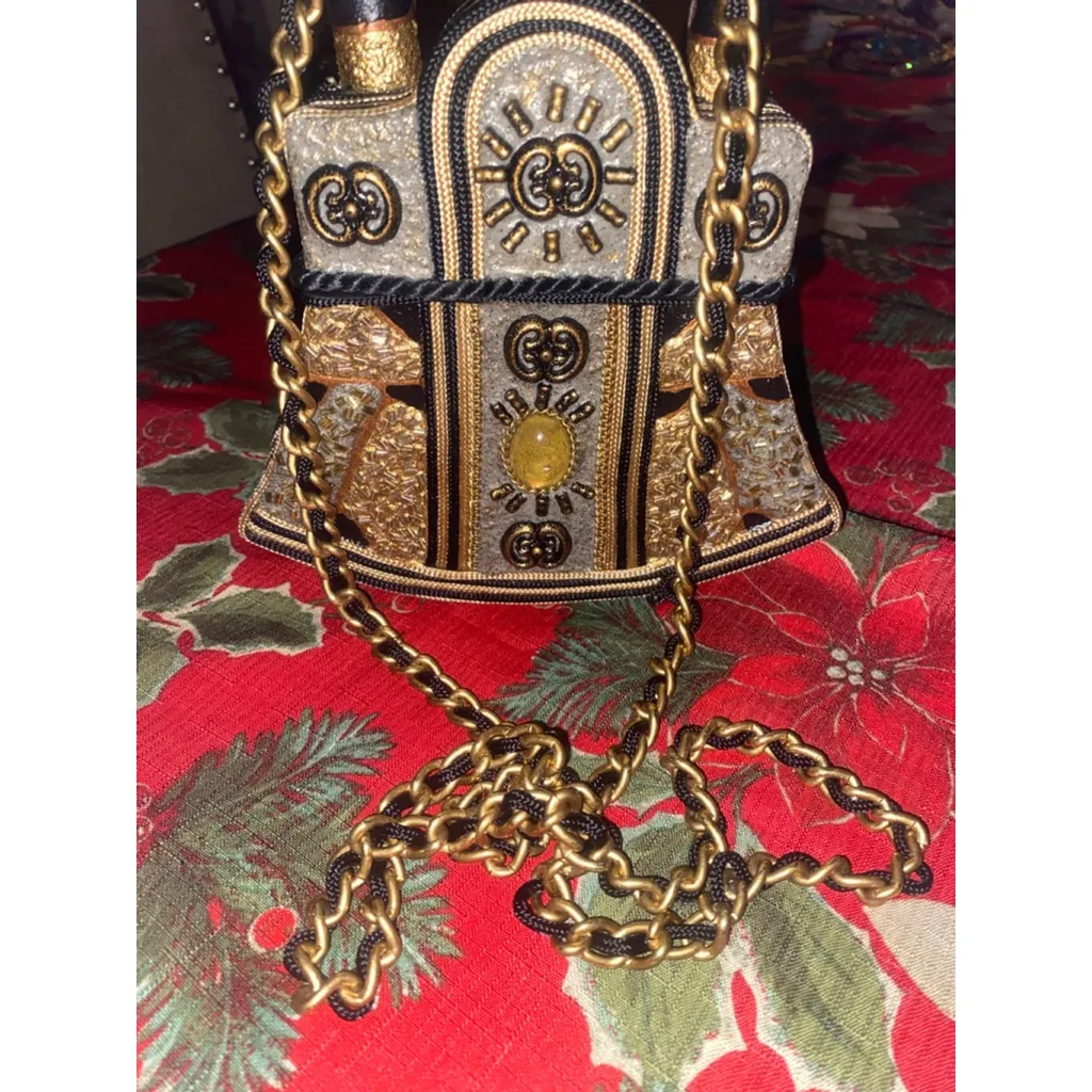 Women's vintage Mary Francis hard shell Box Bag Gold - Image 2
