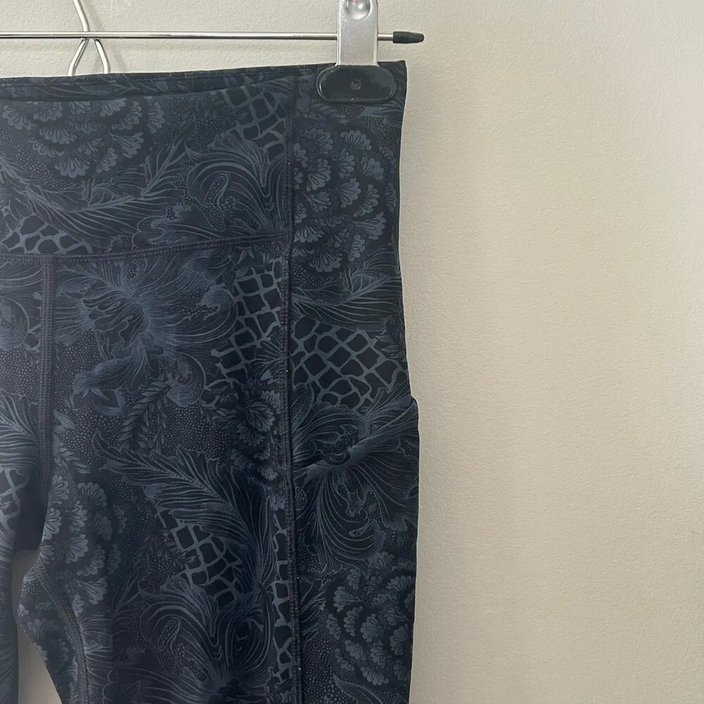 Lululemon Floral Print Speed Up Crop Leggings Sz 4 - Image 6