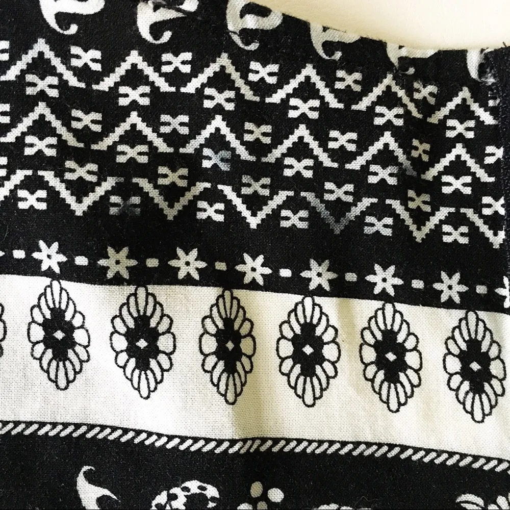 Pink Rose Black and White Paisley High Low Top - Image 5