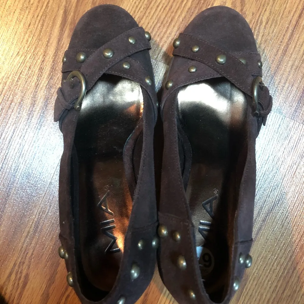 MIA Dark Brown Suede Heels S6.5 - Image 5