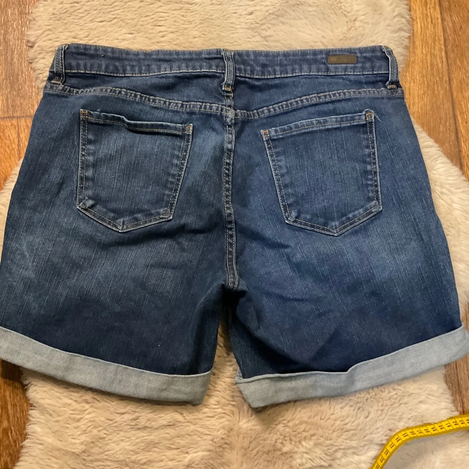 Kut‎ From The Kloth Denim Shorts Size 14 Womens Cuffed Dark Wash 6" Inseam - Image 6