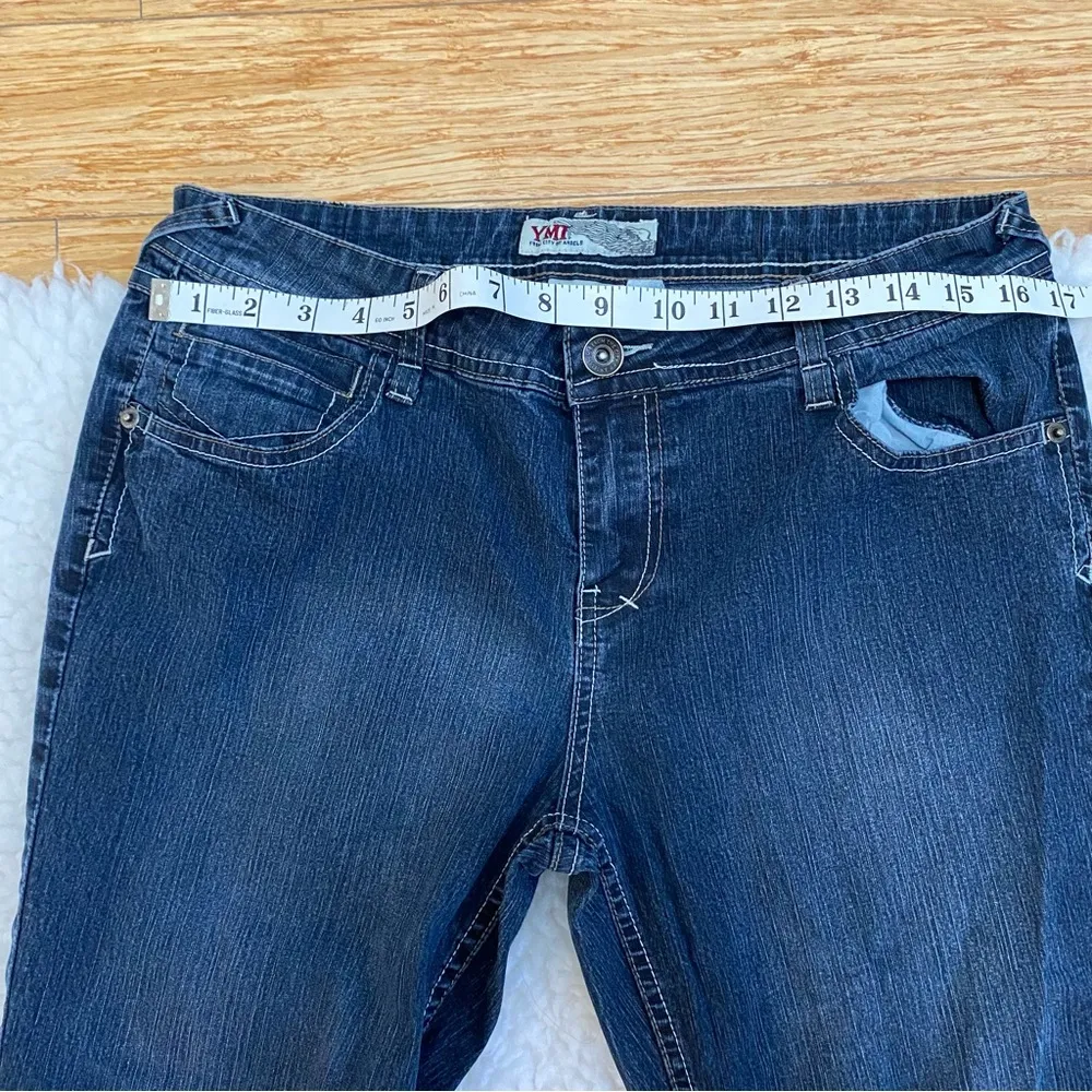 YMI Jeans Women's Skinny Mid Rise Size 13 Blue Dark Wash Denim Embroidered Pocke - Image 3