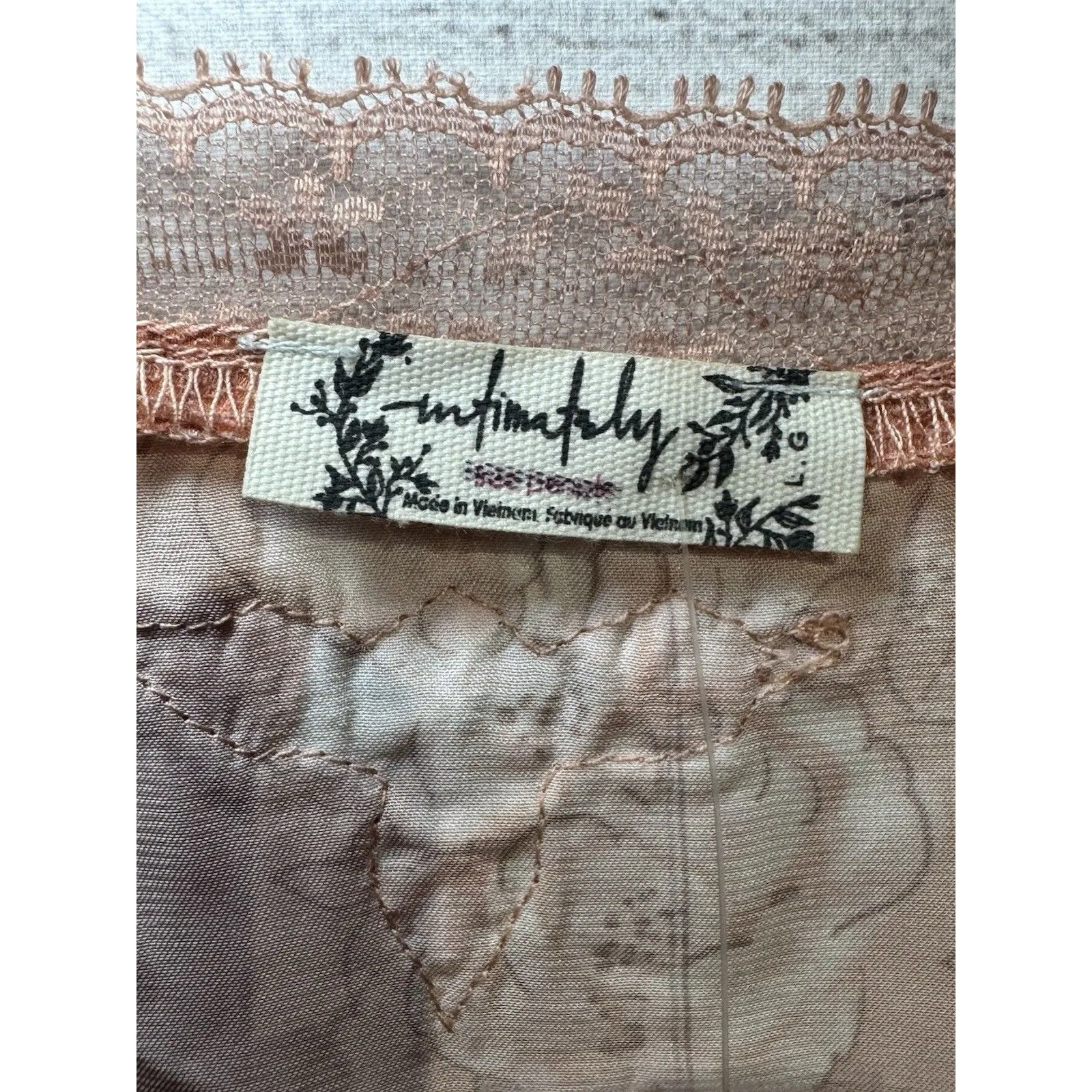 NEW FREE PEOPLE INTIMATELY PEACH/PINK EMBROIDERED SATIN SLEEP CAMI  LARGE  LACEY - Image 6