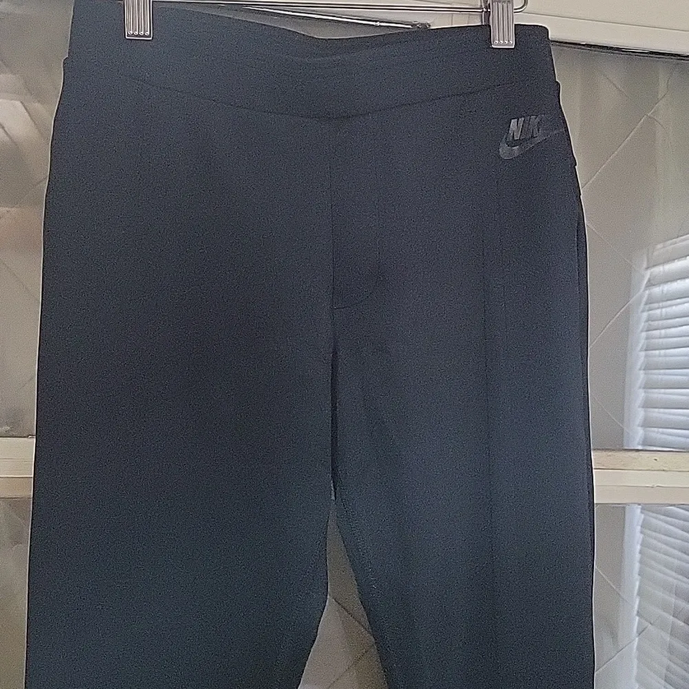 Nike Black High-Waisted Performance Leggings - Image 12