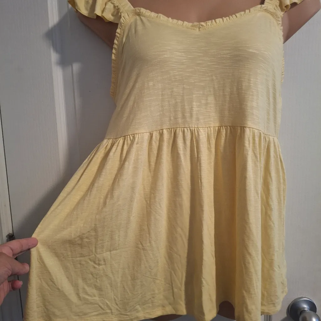 Torrid Sz 2 Yellow Ruffle Sleeve Top NWT - Image 8