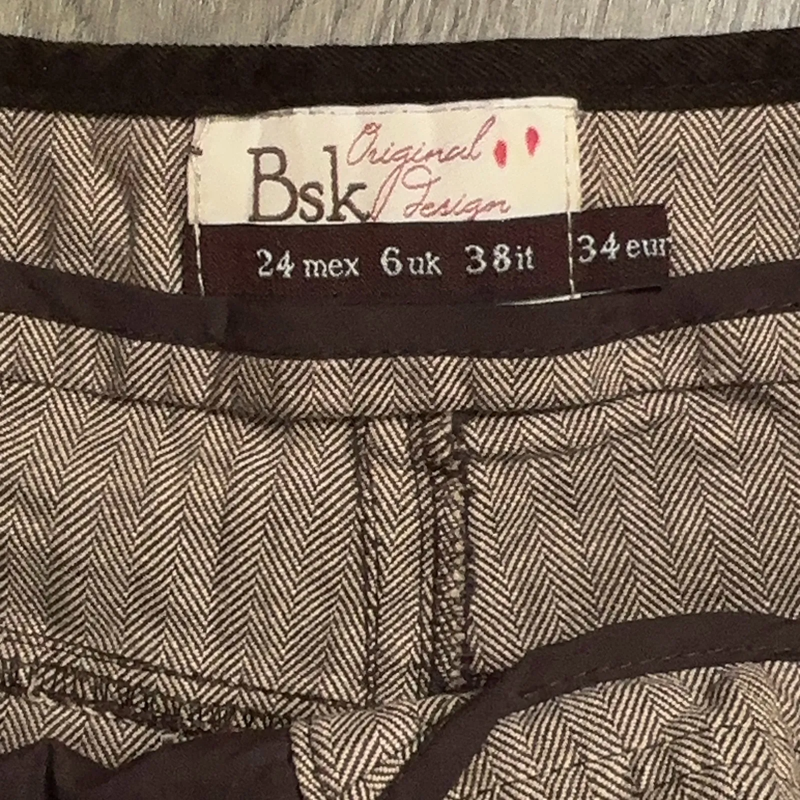 BSK Herringbone Shorts Y2K Brown Trim Heart Charm Size 34 EU / 6 UK - Image 4